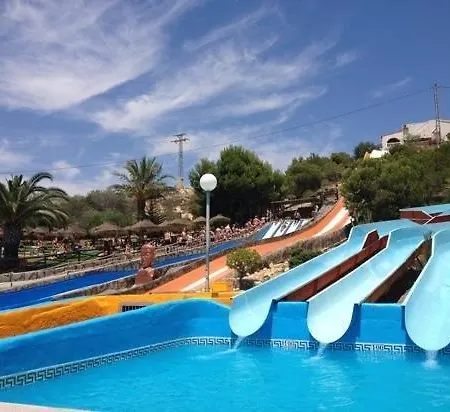 Independiente En Con Piscina Compartida *